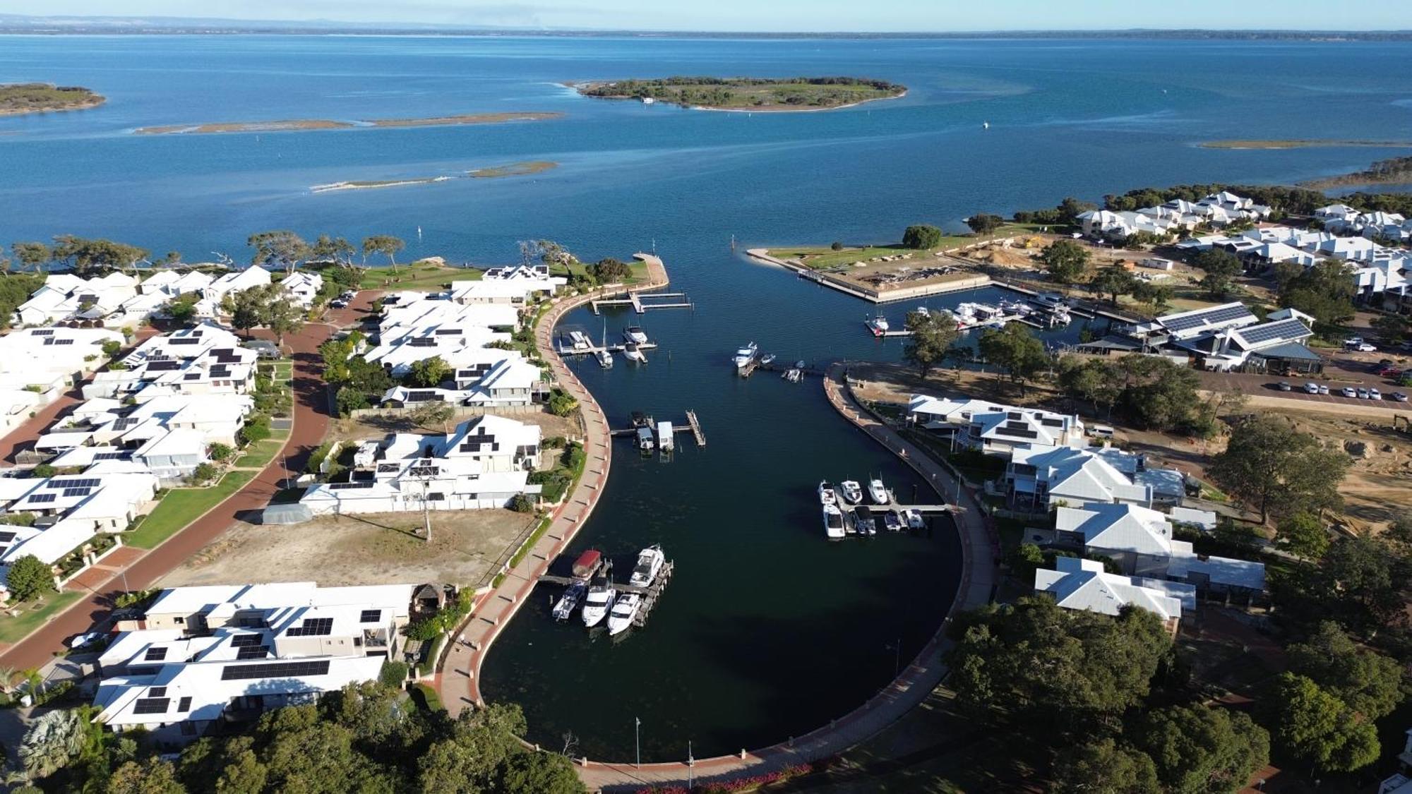 Quay Resort 4*