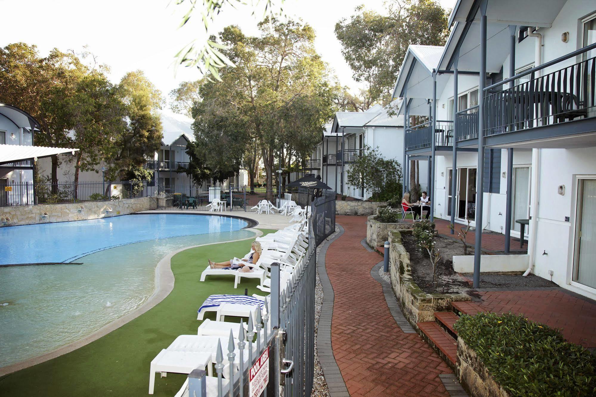 Resort Quay Mandurah
