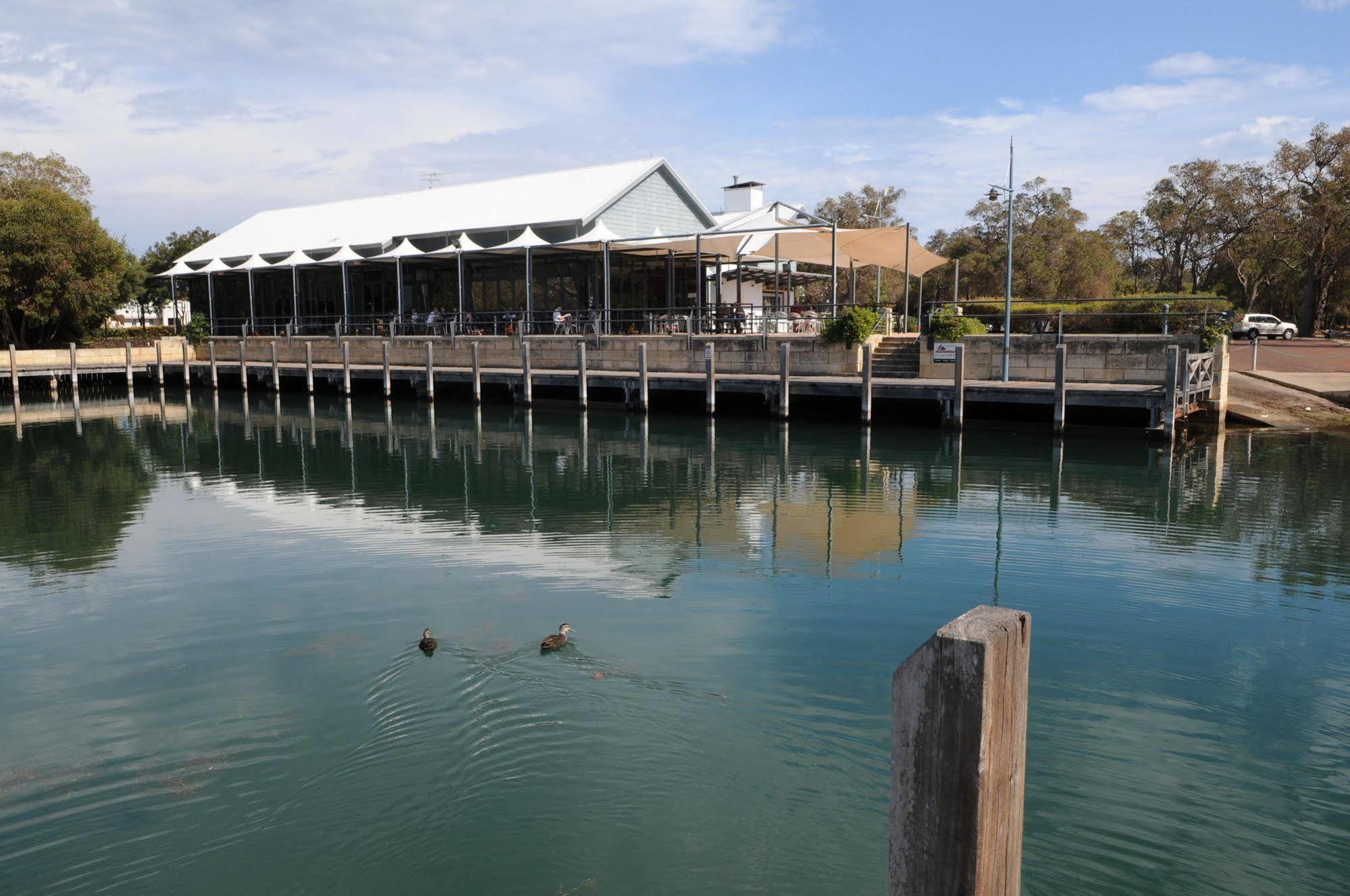 Resort Quay Mandurah