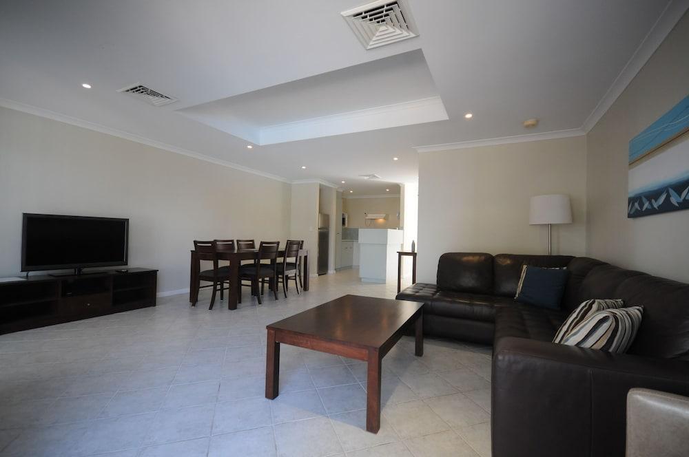 Quay Resort 4*