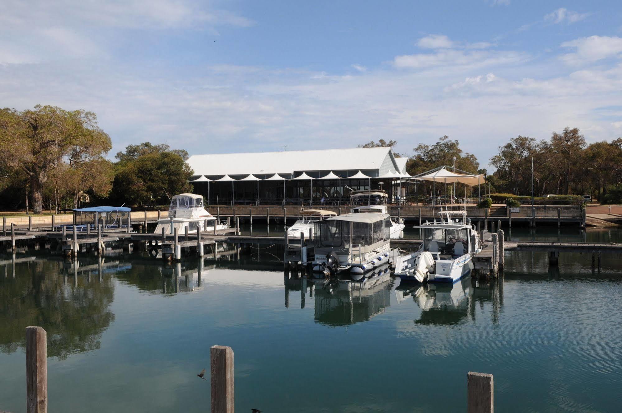 Resort Quay 4*