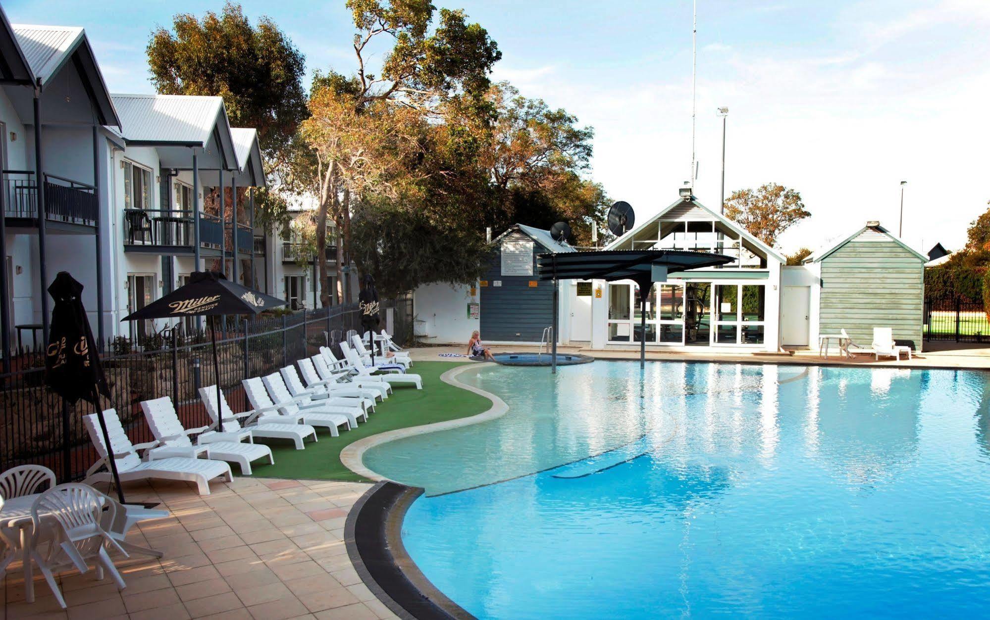 Quay Resort 4*