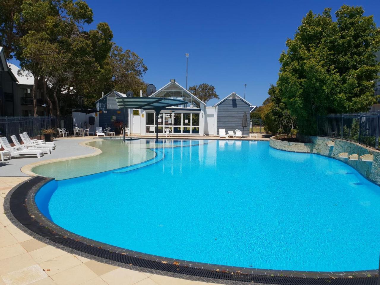 Resort Quay 4*
